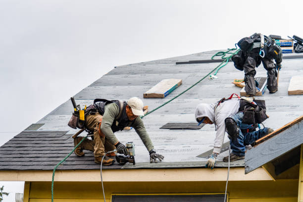 Professional Gutter Installation technician working in Hartford, WI